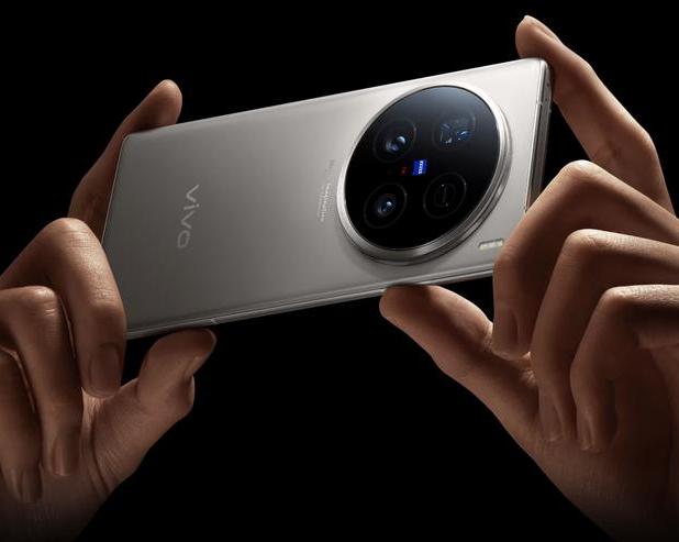 По слухам, Vivo X200 Ultra / Pro будет оснащен 200-Мп перископической телекамерой / Смартфоны и телефоны / iXBT Live