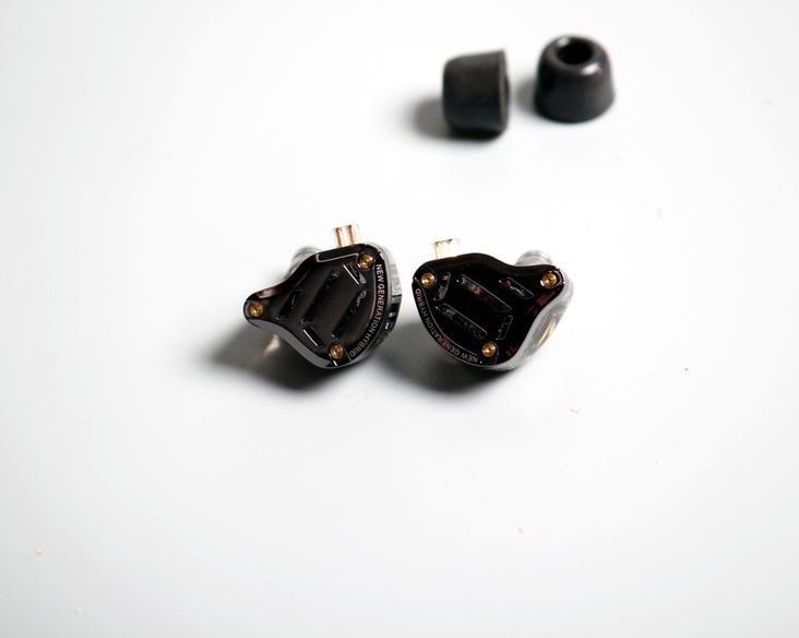 KZ ZS10 Pro 2: обзор недорогих наушников для нетребовательных меломанов / Аудио и звук / iXBT Live