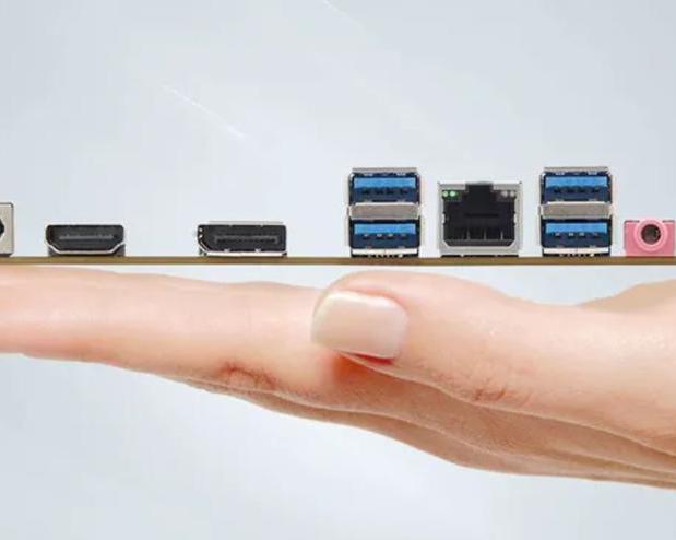 ASRock представила тонкую материнскую плату AM5 Mini-ITX / Платформа ПК / iXBT Live